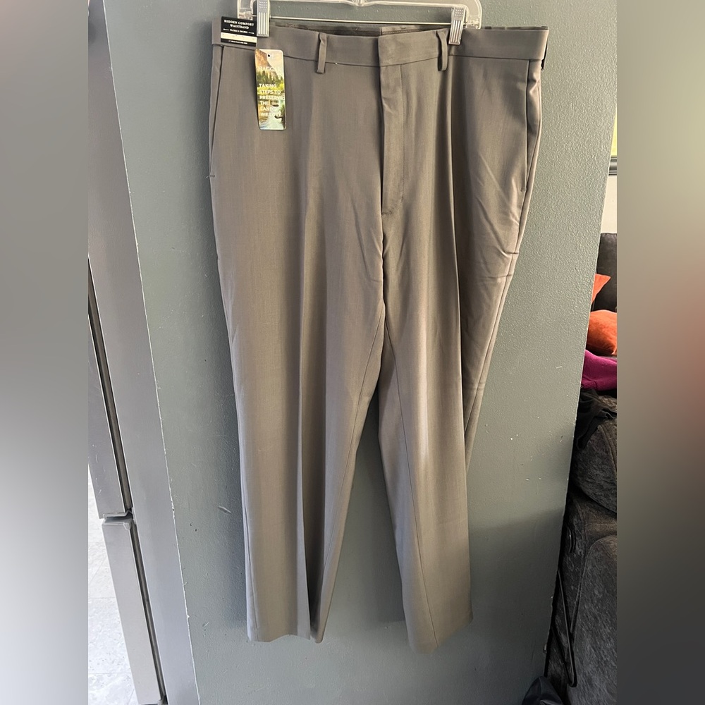 Haggar Men's Classic Gray Dress Pants
